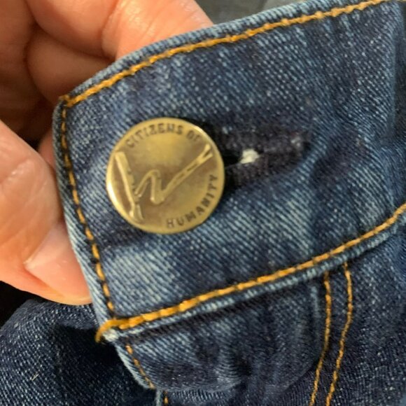 Citizen of Humanity Low-Rise Cropped Denim Jeans - Picture 6 of 12